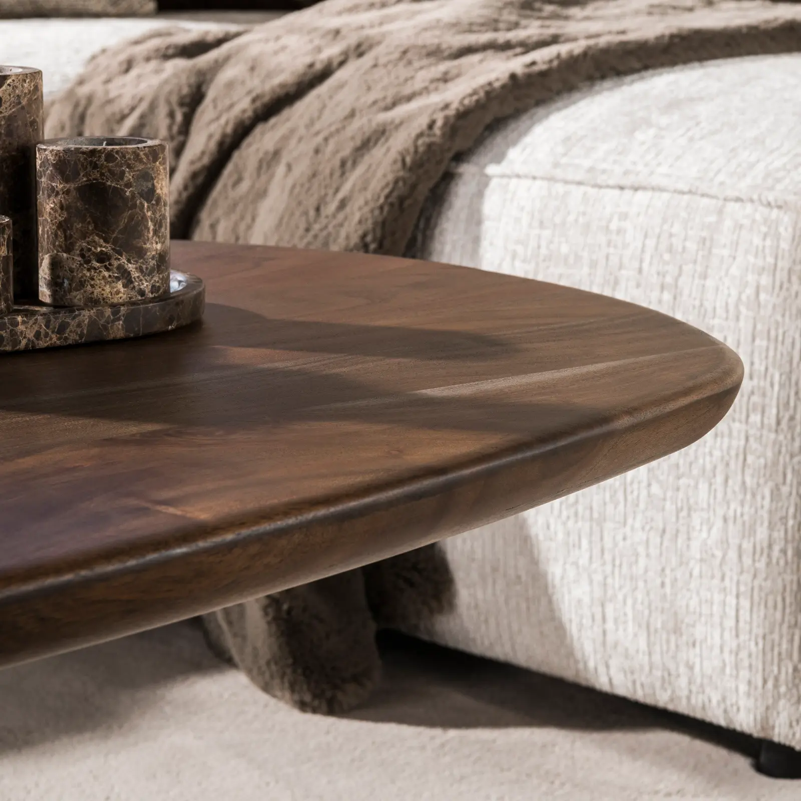 Salontafel Central - deens ovaal - 135x70cm - Acacia bruin