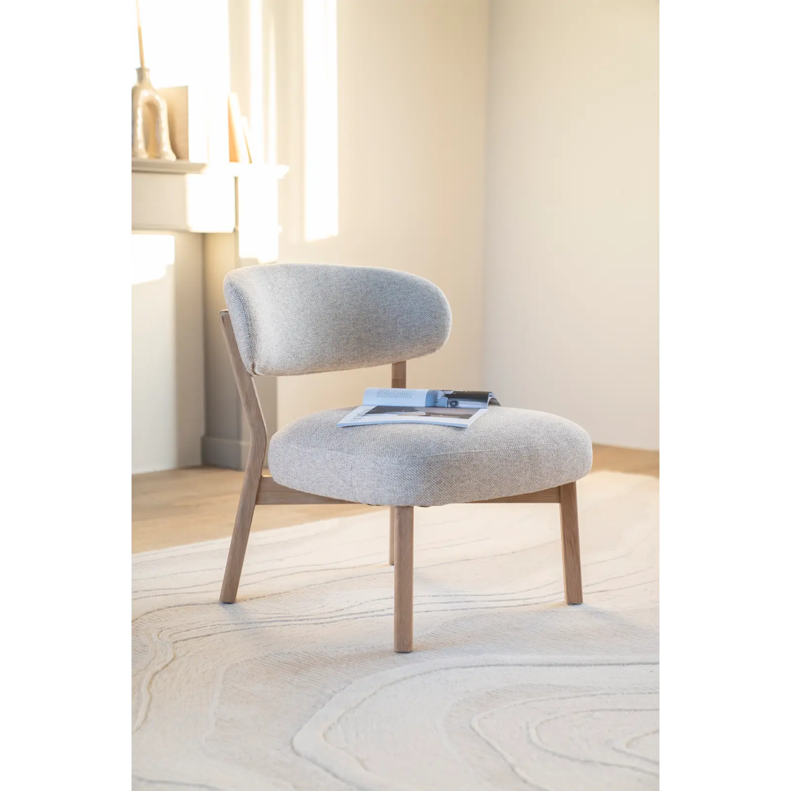 Fauteuil Mikky - stof Moon Taupe - poot eiken naturel - Japandi