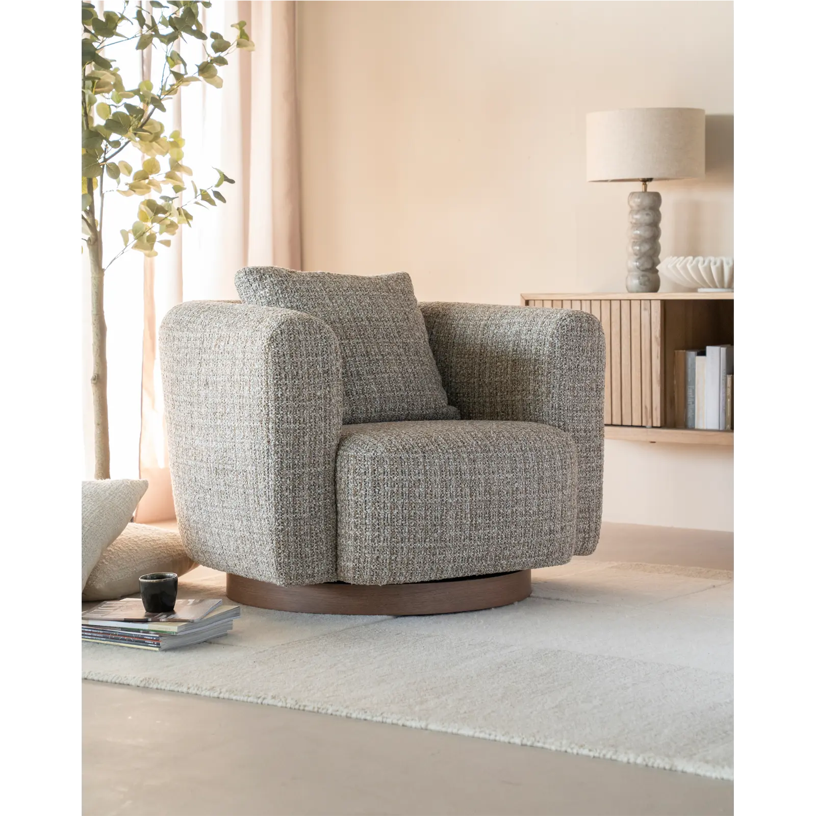 Fauteuil Jordan - draaibaar - stof Asti Taupe - grof geweven - ronde vorm